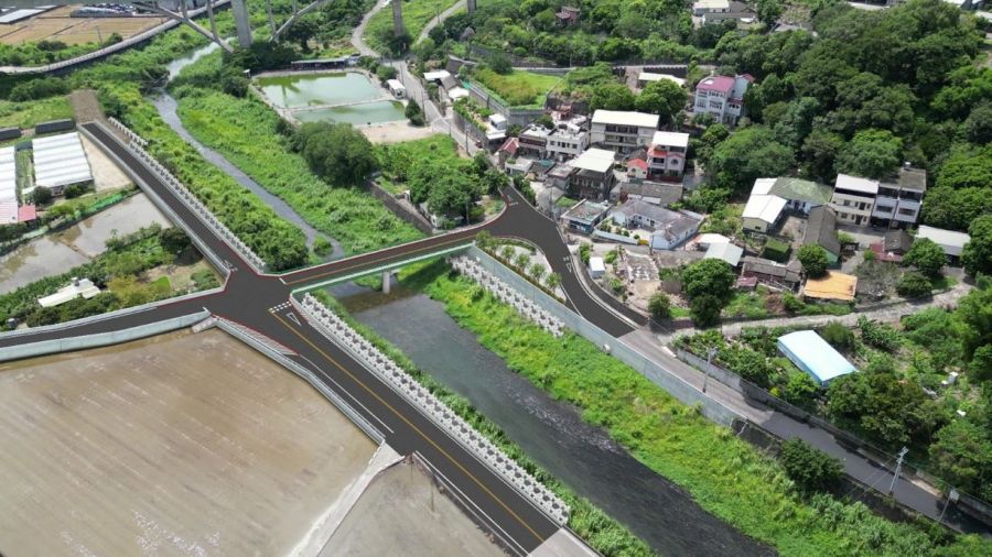 景山溪鯉魚潭 橋改建動土　景山溪龍門鯉魚段護岸同步改善
