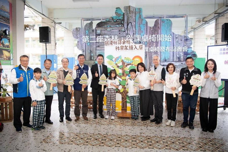 嘉義市木都靈魂 從國產柳杉打造課桌椅開始