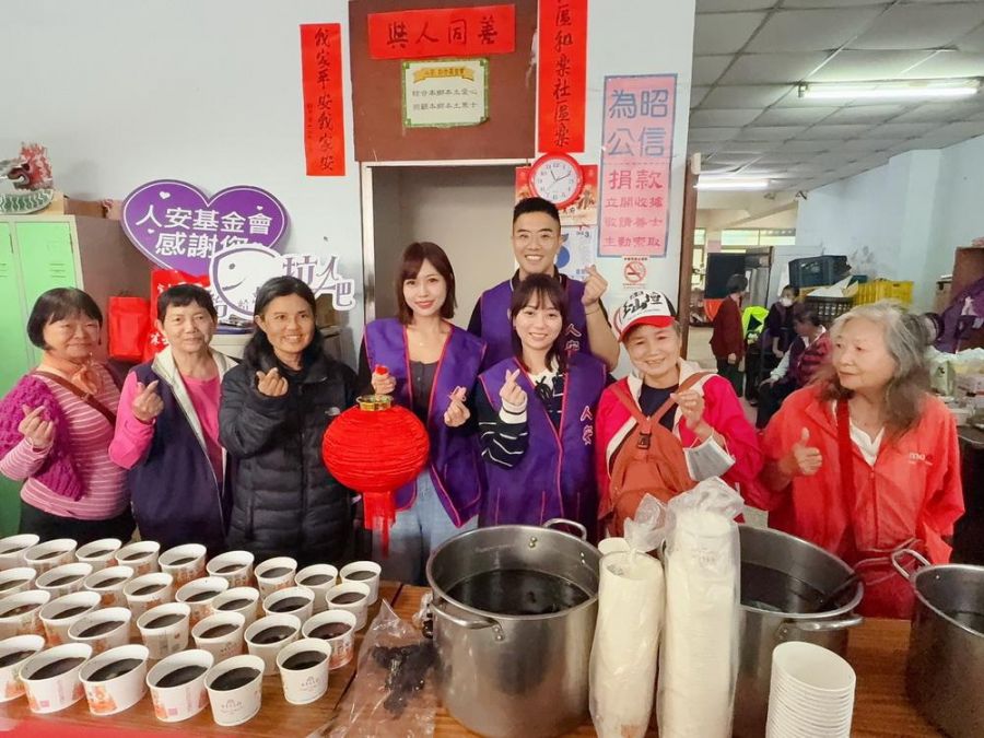 女力領航！柯莉絲汀攜手人安基金會 國際婦女節發送燒仙草雞蛋糕