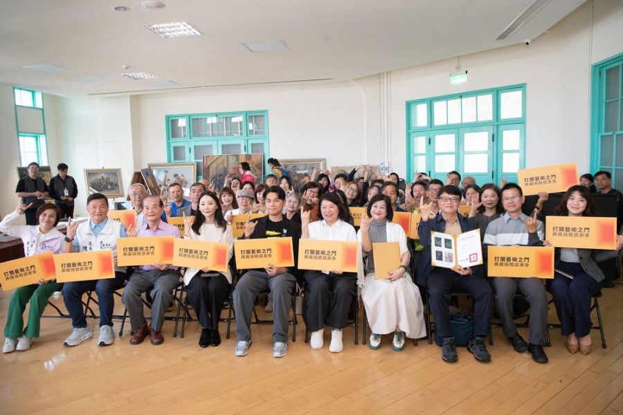 黃敏惠感謝藝術家與藏家無私捐贈 嘉市立美術館再添27件珍貴館藏