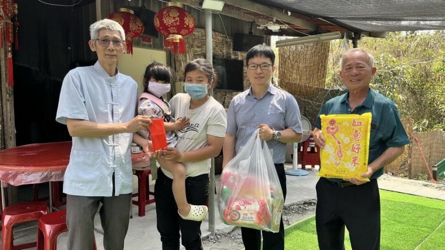 深山鐵皮屋撐起五口之家　單親母為孩子教育奔波不懈