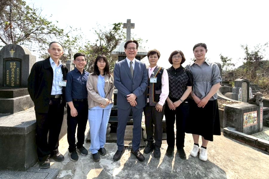 清明節前夕！彰基陳穆寬率住院醫師緬懷外國醫療宣教師