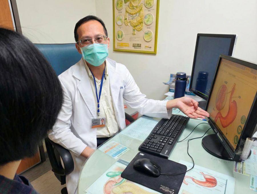 頻繁「噎到」別輕忽！ 恐是食道癌或動力功能障礙前兆