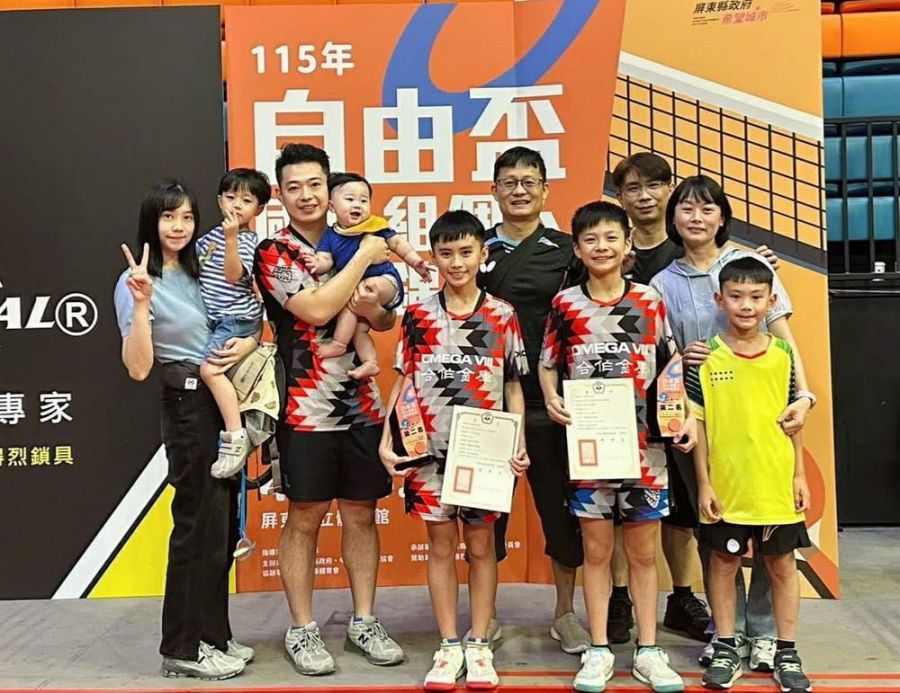 澎湖小將周宜德、賴柏綸於115年賽事勇奪男生12歲組雙打亞軍