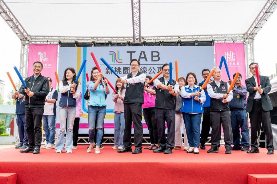 桃園公車系統推新路網班次　迪士尼主題車吸睛