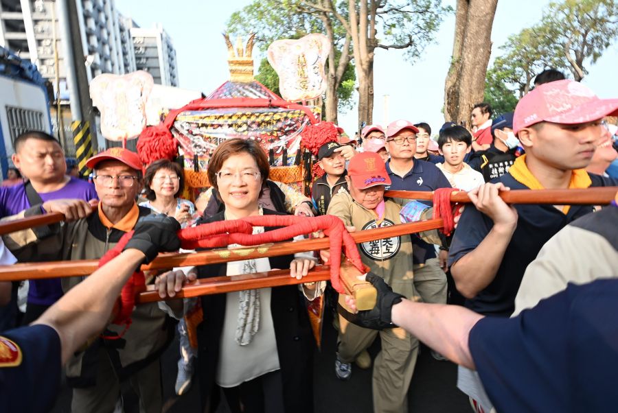 大甲媽金鑾入境彰化　王惠美縣長率眾在大度橋接駕