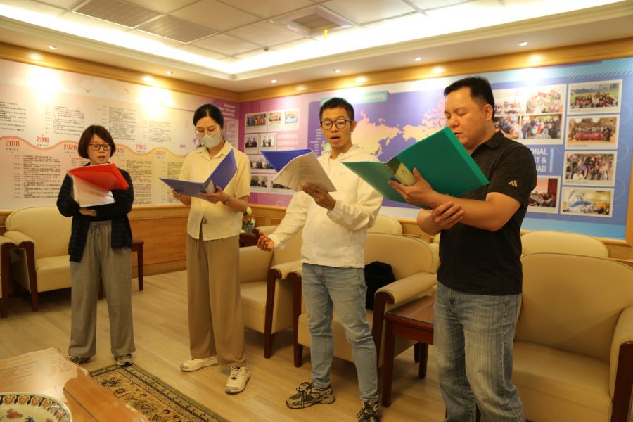 行政團隊唱出國際力！中山大學打造最有感雙語校園