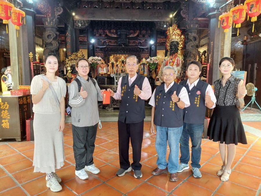 嘉義城隍廟慈善會暖心捐助　助李姓學生重拾挺直人生