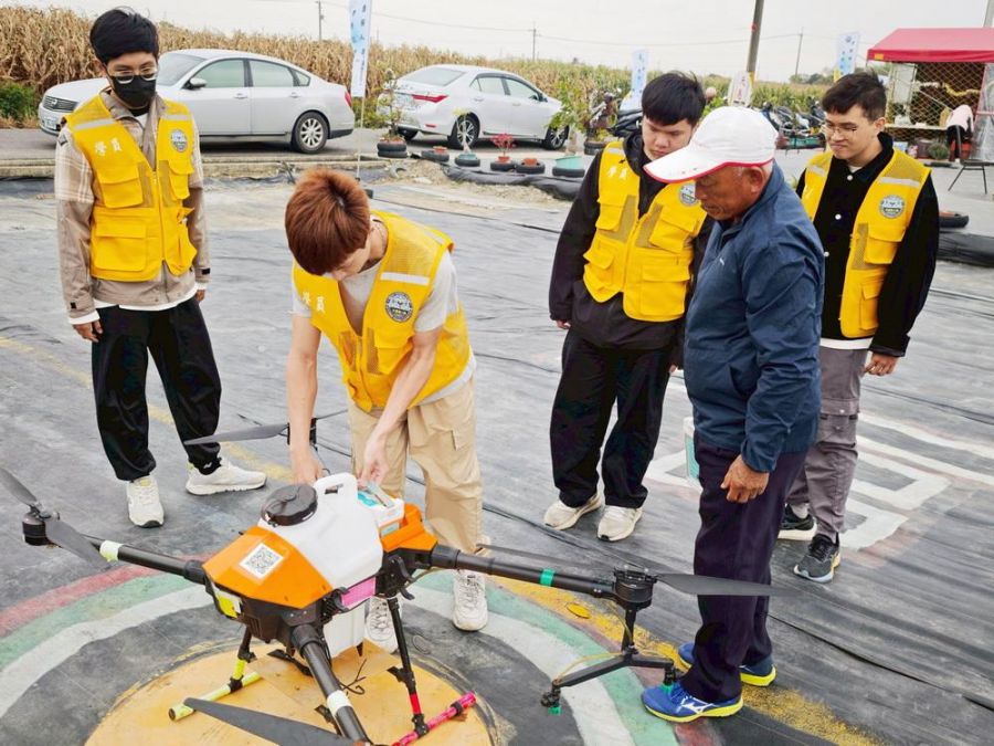 政府推「產業新尖兵」 青年最高補助10萬再加學習獎勵金