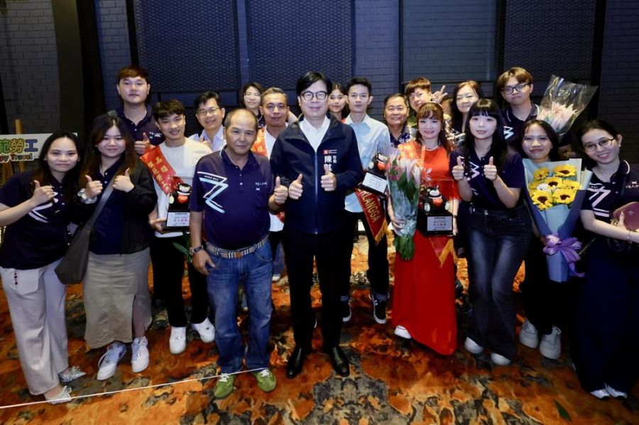 陳其邁表揚模範勞工暨績優工會 高雄進步與產業發展肯定勞工付出