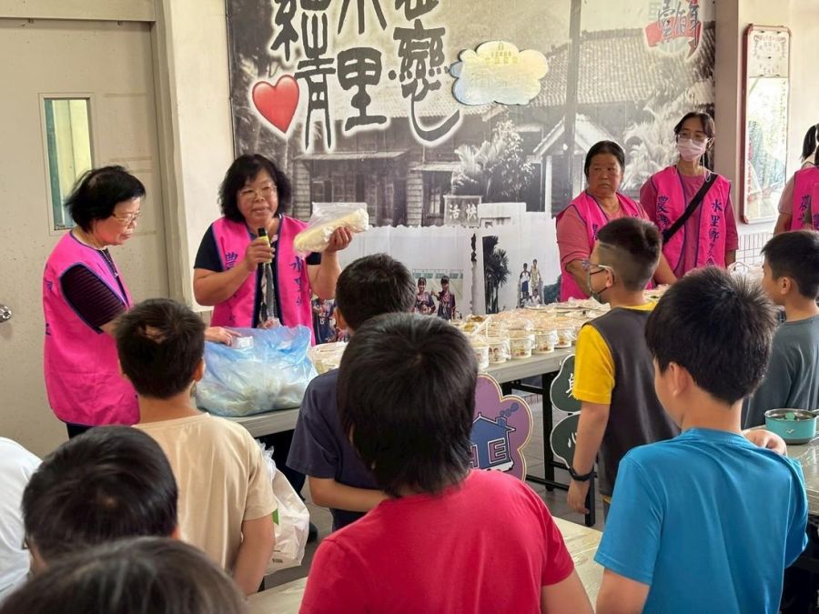 水里農會食農教育  師生共享潤餅時光