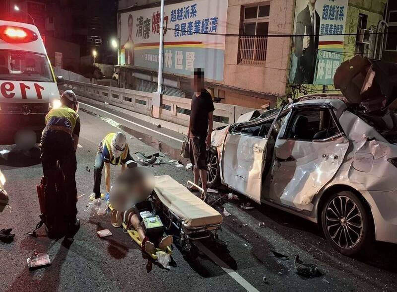 男子開BMW疑毒駕！凌晨高速衝撞機車及轎車，釀2死2傷