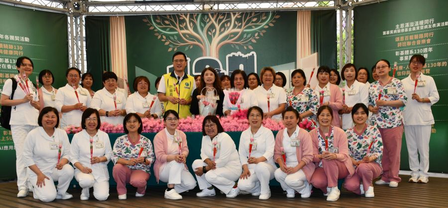 國際護師節前夕 彰化市公所贈香皂花為護理師們加油打氣