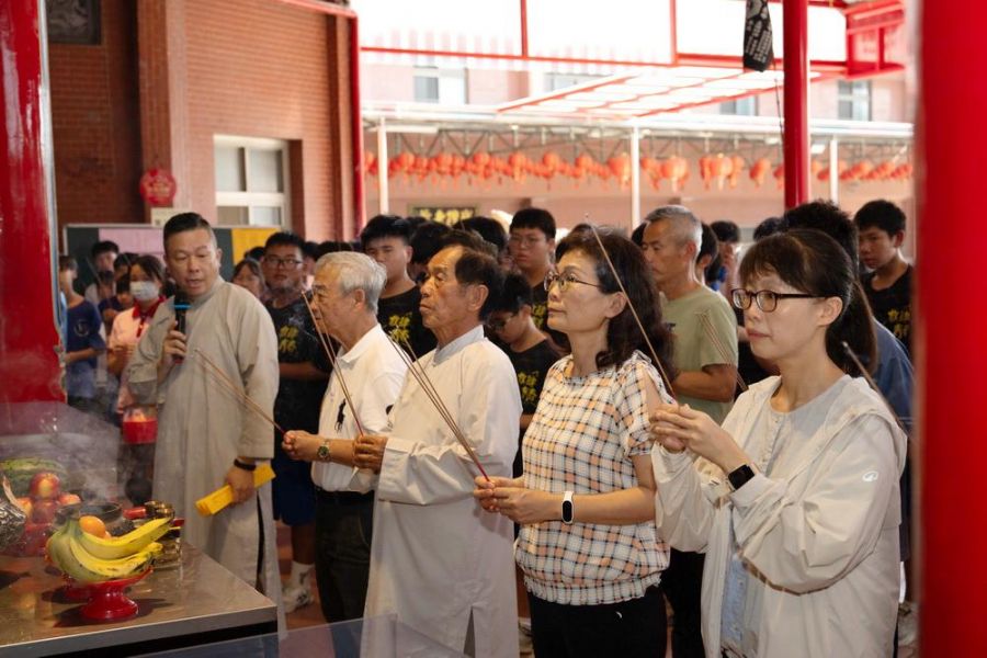 天德寶宮妙修堂疼惜學子　大林國中免費點文昌燈、國三考生祈福