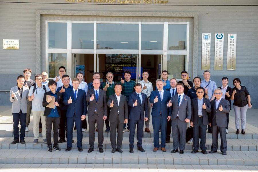 波蘭科技部國務卿率團訪亞創，深化台波無人機產業合作