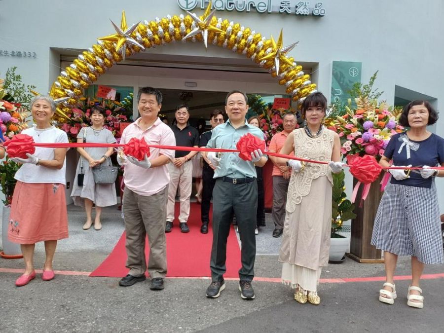 弘力化工嘉義門市開幕 打造專屬「愛玩美」個人美妝實驗室