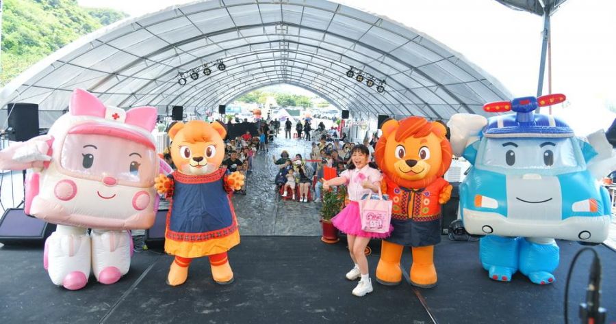 獅⼦好芒⾸⽇湧⼈潮　芒果、市集、⾳樂⼀次滿⾜