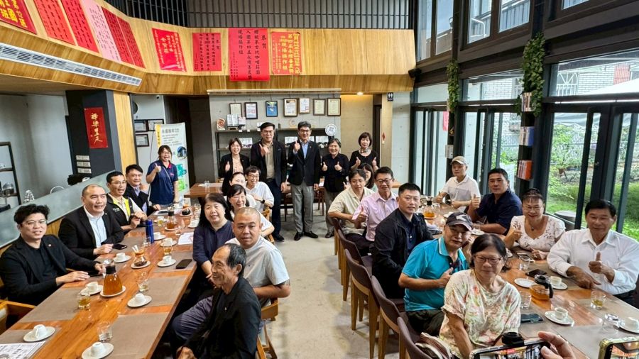 劉建國邀環境部長彭啓明訪古坑　推動咖啡全株利用