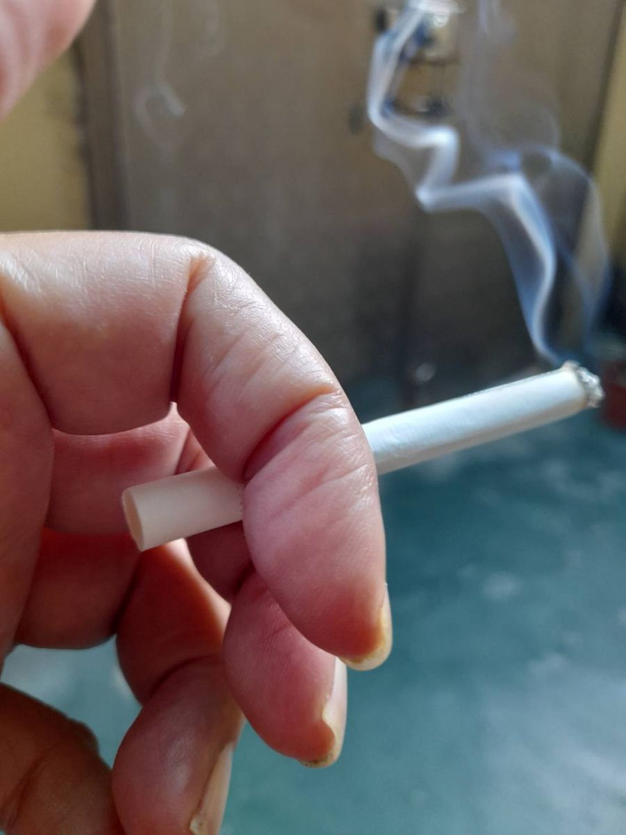 阿公陽台抽菸仍害孫反覆咳嗽　醫師警告「三手菸」看不見更傷肺