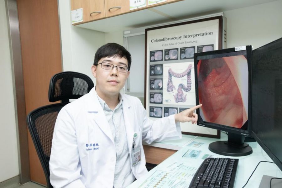 離肛門6公分直腸腫瘤  化療後彰基以達文西機器手臂輔助切除病灶
