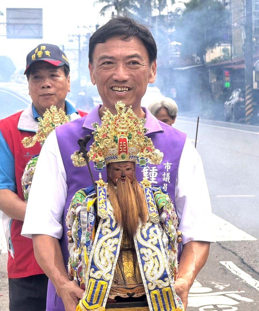 從警界到區長再拚議會！鍾炳光宣布參選高雄第一選區市議員